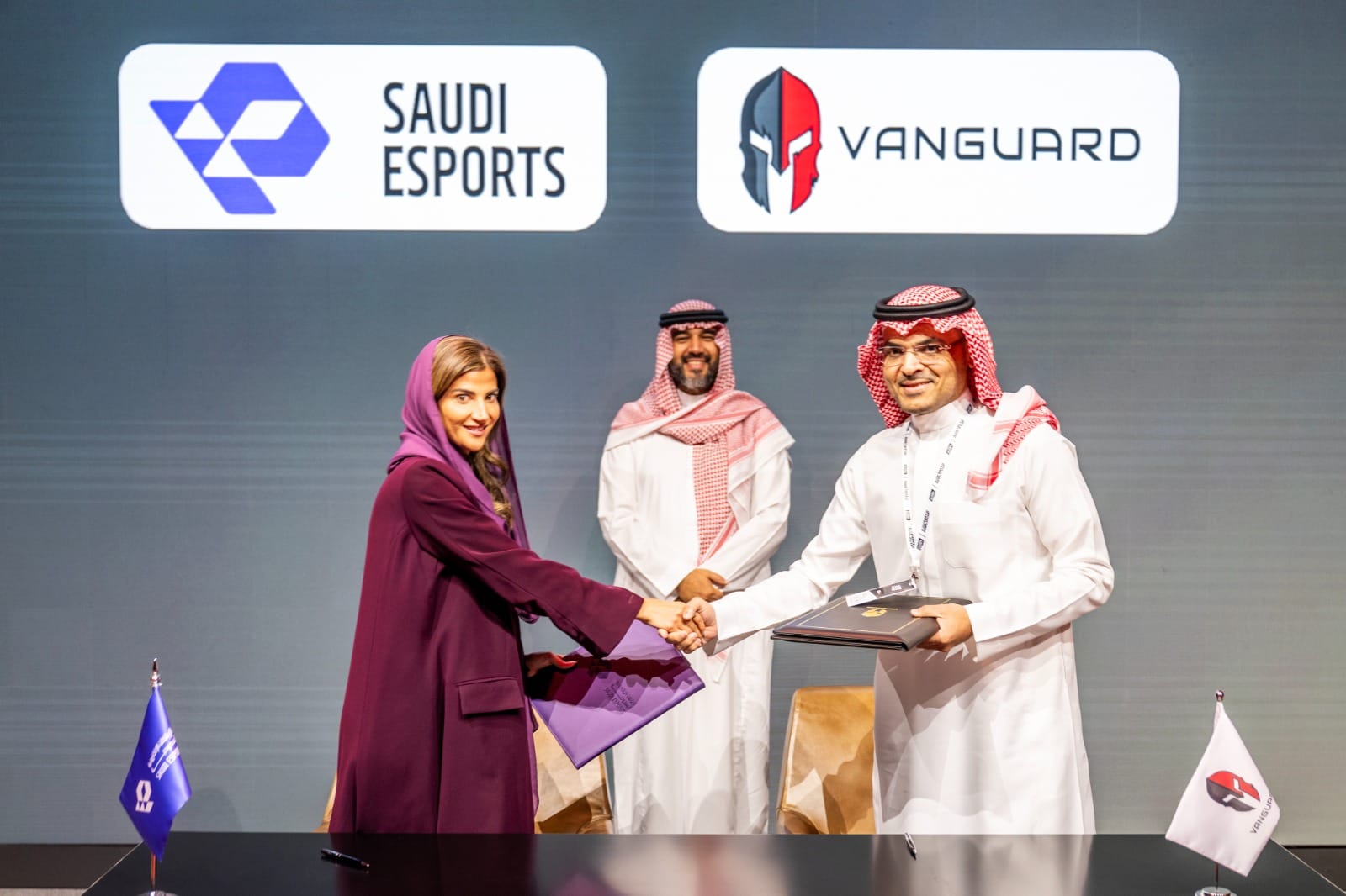 الاتحاد السعودي للرياضات الإلكترونية يوقّع خمس مذكرات تفاهم استراتيجية لتعزيز نمو القطاع الاتحاد السعودي للرياضات الإلكترونية يوقّع خمس مذكرات تفاهم استراتيجية لتعزيز نمو القطاع