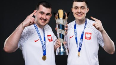 أبطال العالم في كأس العالم FIFAe 25™ بلعبة eFootball™، تتوج تايلاند بلقب فئة الهواتف المحمولة، فيما تحصد بولندا لقب فئة أجهزة الكونسول